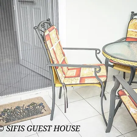 Apartment Sifis *